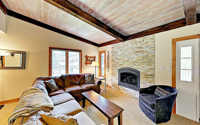 photo 2 of New Listing! Vail Valley Escape, Shuttle To Slopes 3 Bedroom Townhouse