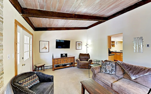 photo 4 of New Listing! Vail Valley Escape, Shuttle To Slopes 3 Bedroom Townhouse