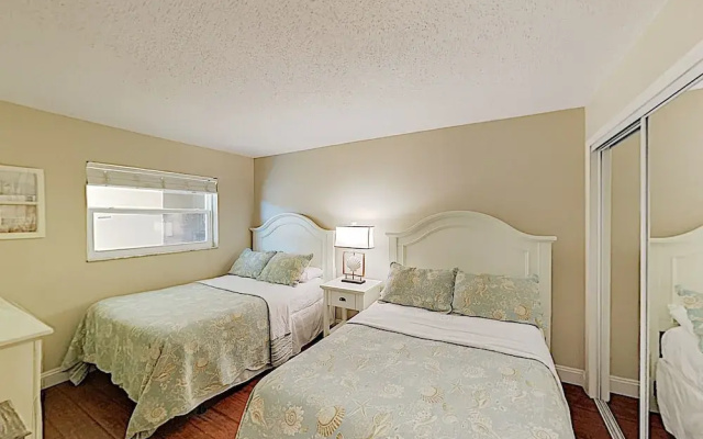 photo 5 of New Listing! Walkable Beachside W/ Pool 3 Bedroom Condo