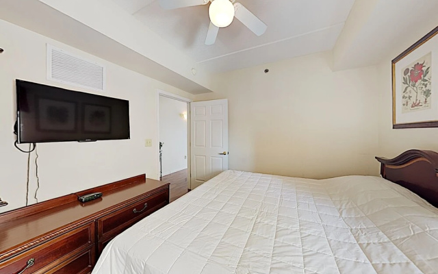 photo 3 of New Listing! Walkable Historic District 1 Bedroom Condo