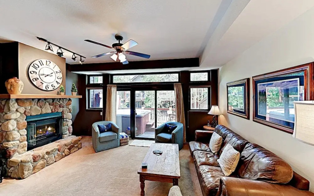 photo 2 of New Listing! Warriors Mark Townhome W/ Hot Tub 3 Bedroom Townhouse