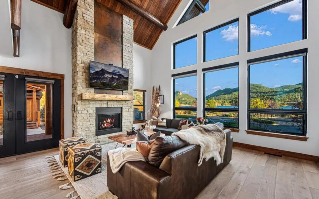 photo 3 of New Log cabin, The Bears Den - 2 bedrooms, loft, 2.5 bath, jacuzzi & Fireplace