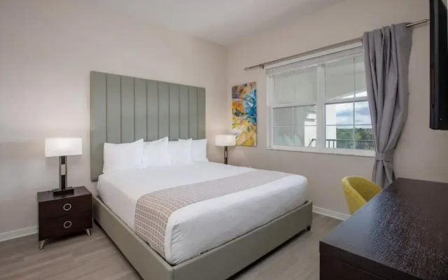 photo 4 of New Modern Vista Cay Reserve Condo - 6007