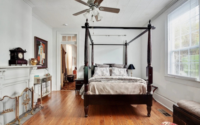 photo 3 of Bywater Home, Parking and Pet Friendly Retreat by Redawning