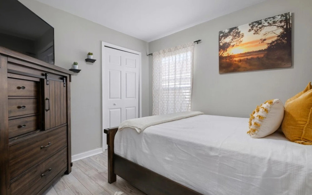 photo 3 of New Rental 3 Bedroom Saltwater Pool Home Sleeps 6 Fenced Backyard 3 Home by Redawning