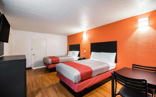 photo 5 of Motel 6 Houston, TX - Brookhollow