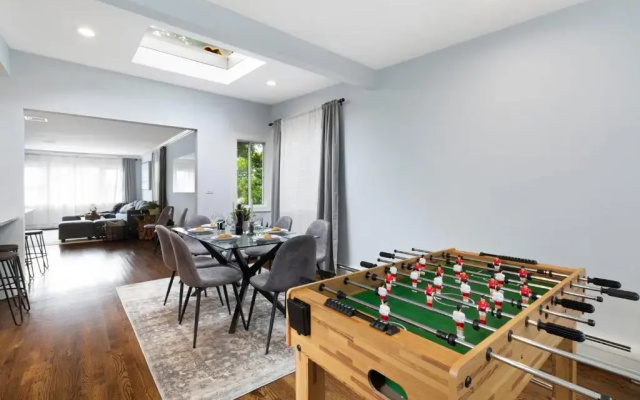 photo 2 of New Stylish Beach Home near Stamford Downtown/Cove Beach/ 40 min to NYC