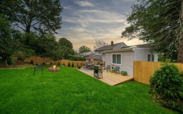 photo 4 of New Stylish Beach Home near Stamford Downtown/Cove Beach/ 40 min to NYC