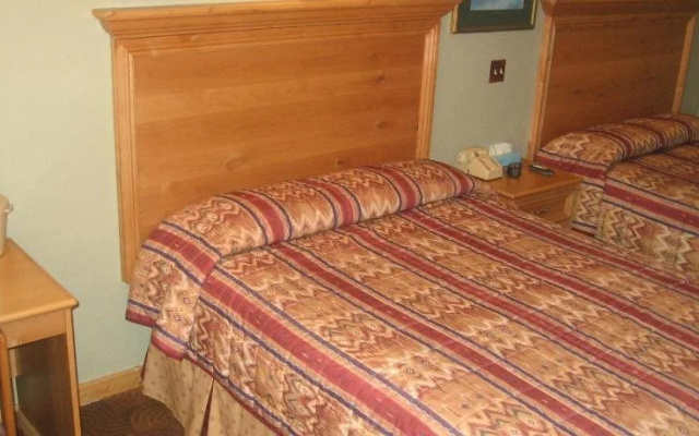 photo 3 of Summit Inn