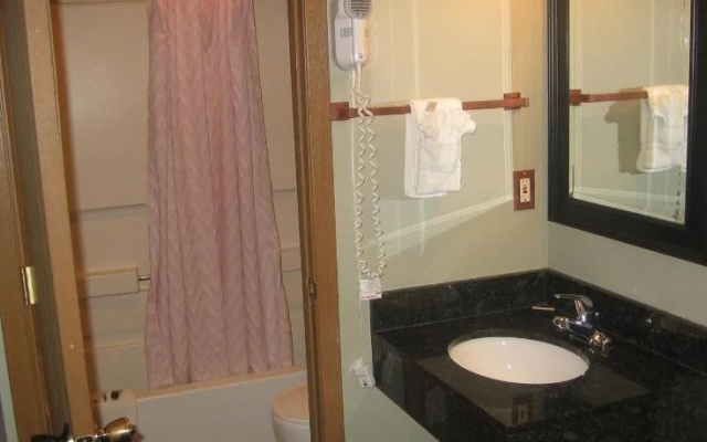 photo 4 of Summit Inn
