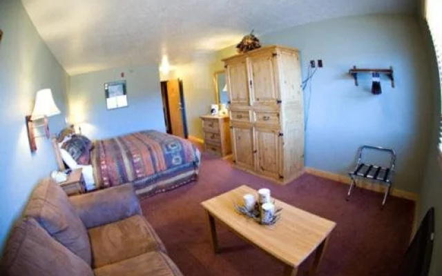 photo 5 of Summit Inn