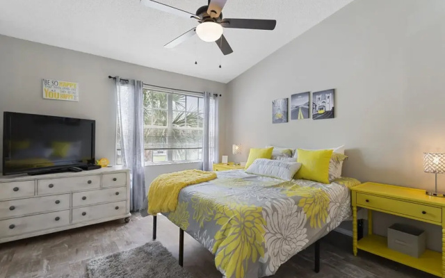 photo 3 of New To Market -townhome With 2 Master Suites Wifi Tennis Heated Community Pool Close To I-75 2 Bedroom Townhouse by RedAwning