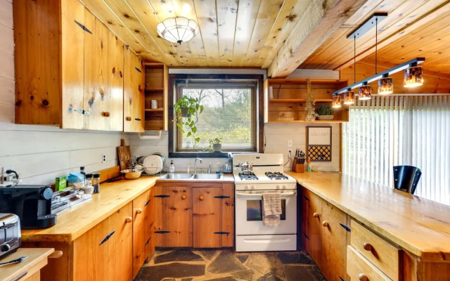 photo 4 of New York Vacation Rental w/ Large Deck!