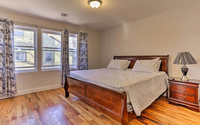 photo 2 of Newark Apartment ~ 5 Mi to Turtle Back Zoo!