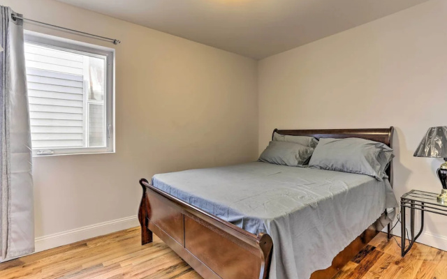 photo 3 of Newark Apartment ~ 5 Mi to Turtle Back Zoo!