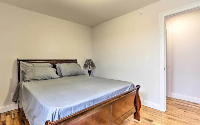 photo 4 of Newark Apartment ~ 5 Mi to Turtle Back Zoo!