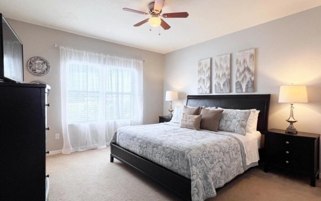 photo 5 of Newly Designed 5bed Pool Home With Lake View-339ys 5 Bedroom Home by Redawning