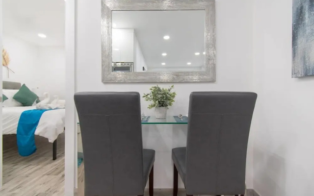 photo 3 of Newly Renovated 1 Bedroom Apt Designer Unit # 3