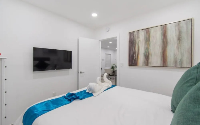 photo 5 of Newly Renovated 1 Bedroom Apt Designer Unit # 3