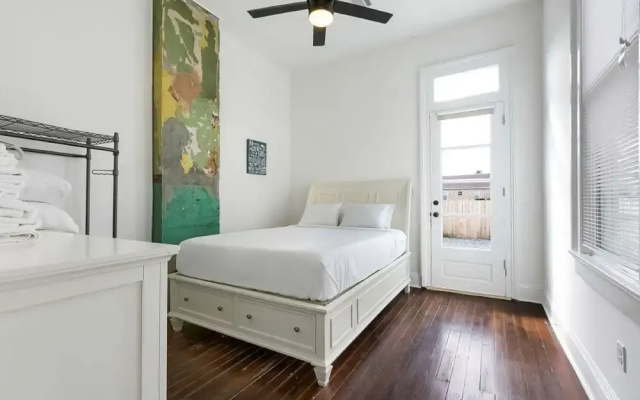 photo 3 of Newly Renovated 2BR in Uptown NOLA