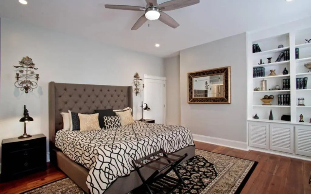 photo 2 of Newly Renovated 4 bed 3 bath and 2 Parking Spots