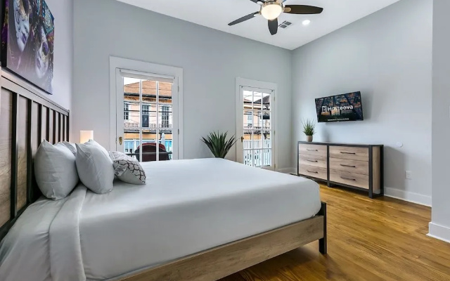 photo 4 of Newly Renovated 4BD Penthouse