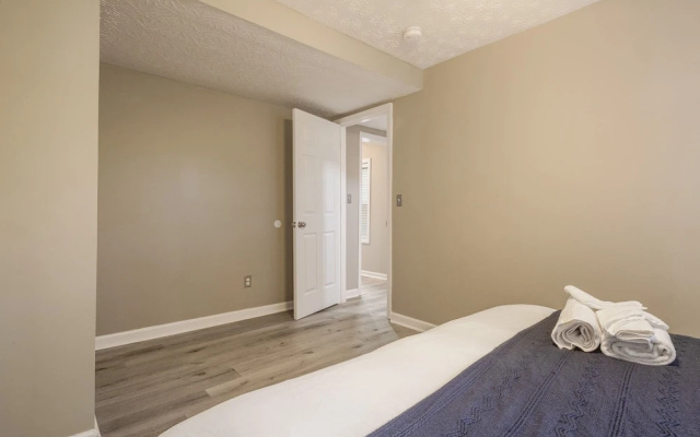 photo 2 of Newly renovated 4BR CozySuites