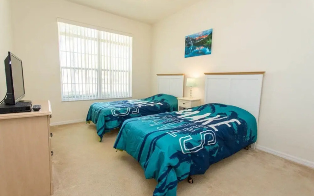 photo 4 of Newly Renovated Gorgeous Modern 4 Bed Villa With South Facing Pool & Spa