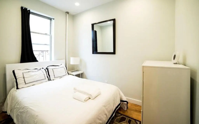 photo 4 of Newly Renovated Heart Of Lower East Side 2Br 1Ba, 5 Min Walk To Soho, 1 Block To Whole Foods, Washer Dryer!