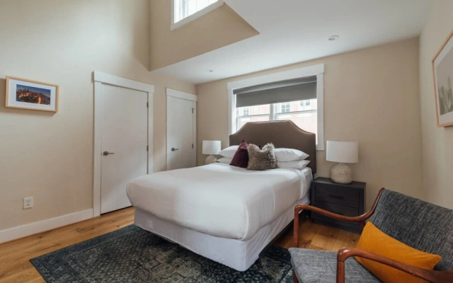 photo 5 of Renovated & Modern Home in Downtown Philly