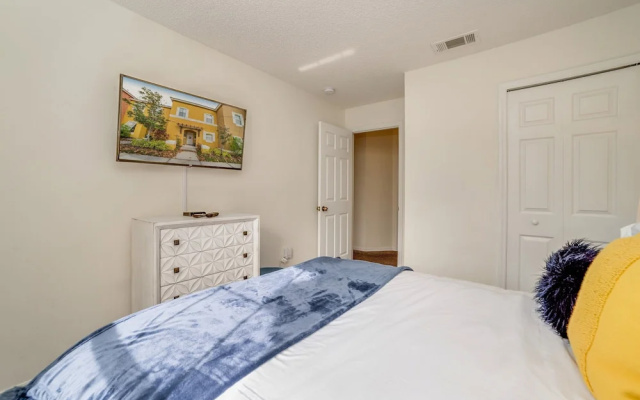 photo 5 of Newly Renovated, Spacious 3bd/2.5ba Villa With Lake View, Near Disney #3tv709