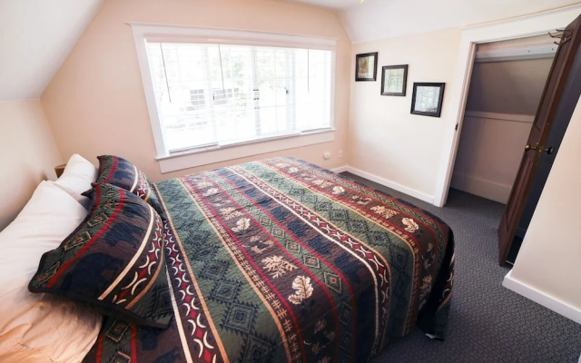 photo 2 of Aspen Mountain Lodge - #3357 by RedAwning