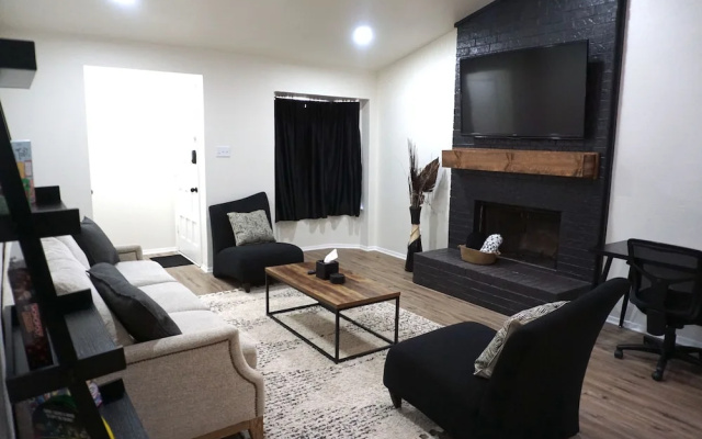 photo 3 of Newly Updated Cozy Home