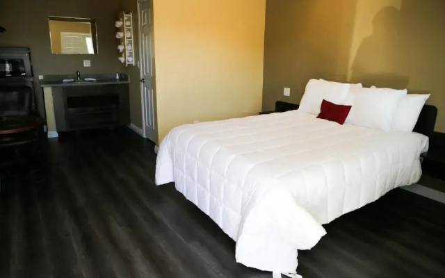 photo 4 of Newport Bay Inn