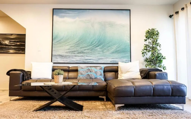 photo 2 of Newport Beach House (2 blocks from the Sand)