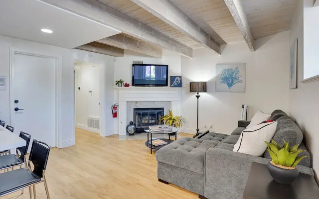 photo 4 of Newport Beach Vacation Rental Near Beach & Pier