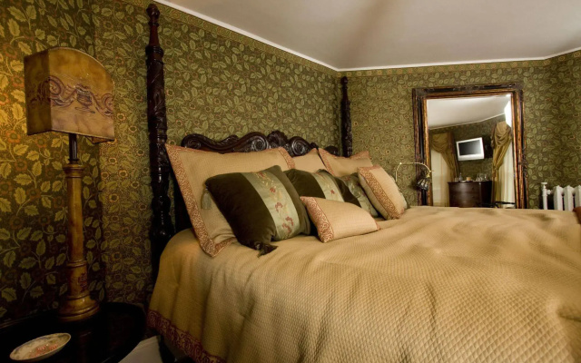 photo 4 of Paws on Pelham