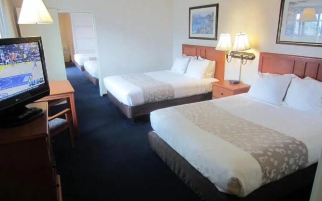 photo 2 of Newport Channel Inn - Near Huntington State Beach