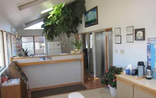 photo 2 of Newport City Center Motel