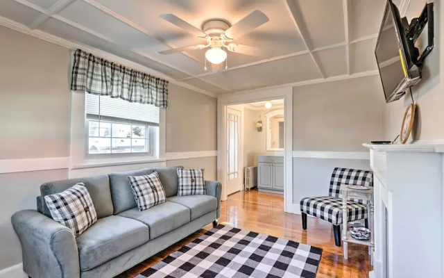 photo 3 of Newport House < 3 Mi to Beaches & Bowens Wharf!