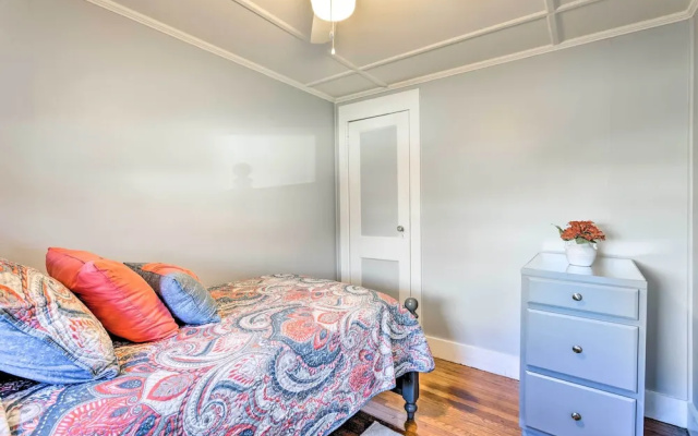 photo 5 of Newport House < 3 Mi to Beaches & Bowens Wharf!