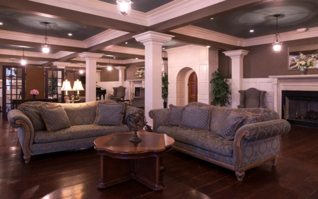 photo 2 of Niagara Crossing Hotel & Spa