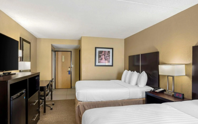 photo 5 of Niagara Crossing Hotel & Spa
