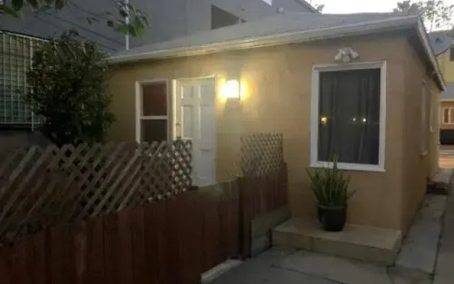 photo 4 of Nice 2 Bedroom in Burbank