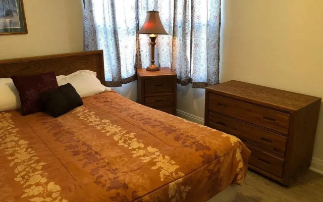 photo 3 of Nice 2 Bedroom in Burbank