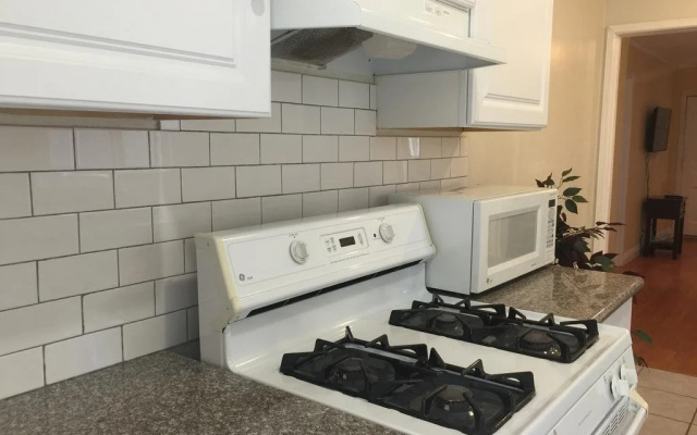 photo 4 of Nice 2 Bedroom in Burbank