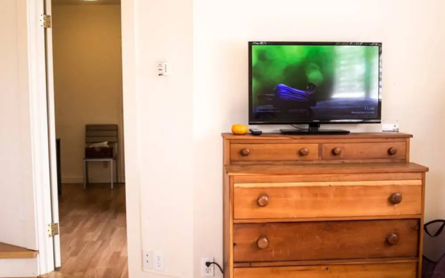 photo 5 of Nice - New & Clean Berkeley Studio