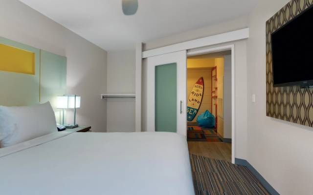 photo 4 of Holiday Inn Resort Orlando Suites - Waterpark by IHG