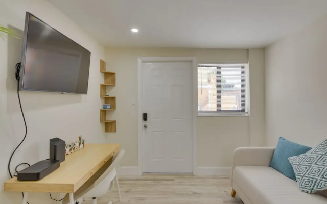 photo 2 of Nifty Miami Apartment ~ 5 Mi to Downtown!