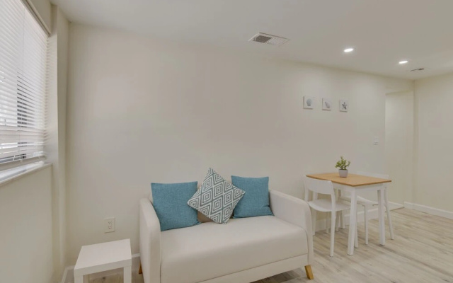 photo 4 of Nifty Miami Apartment ~ 5 Mi to Downtown!